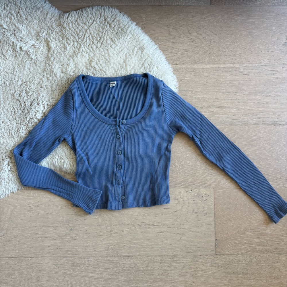 Uniqlo Blue Ribbed Button-Up Cropped Long Sleeve Top